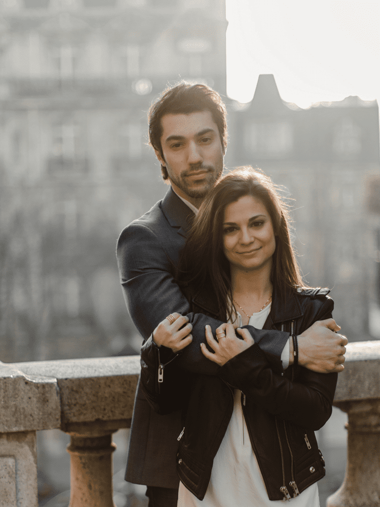 where to take Paris couple photos 