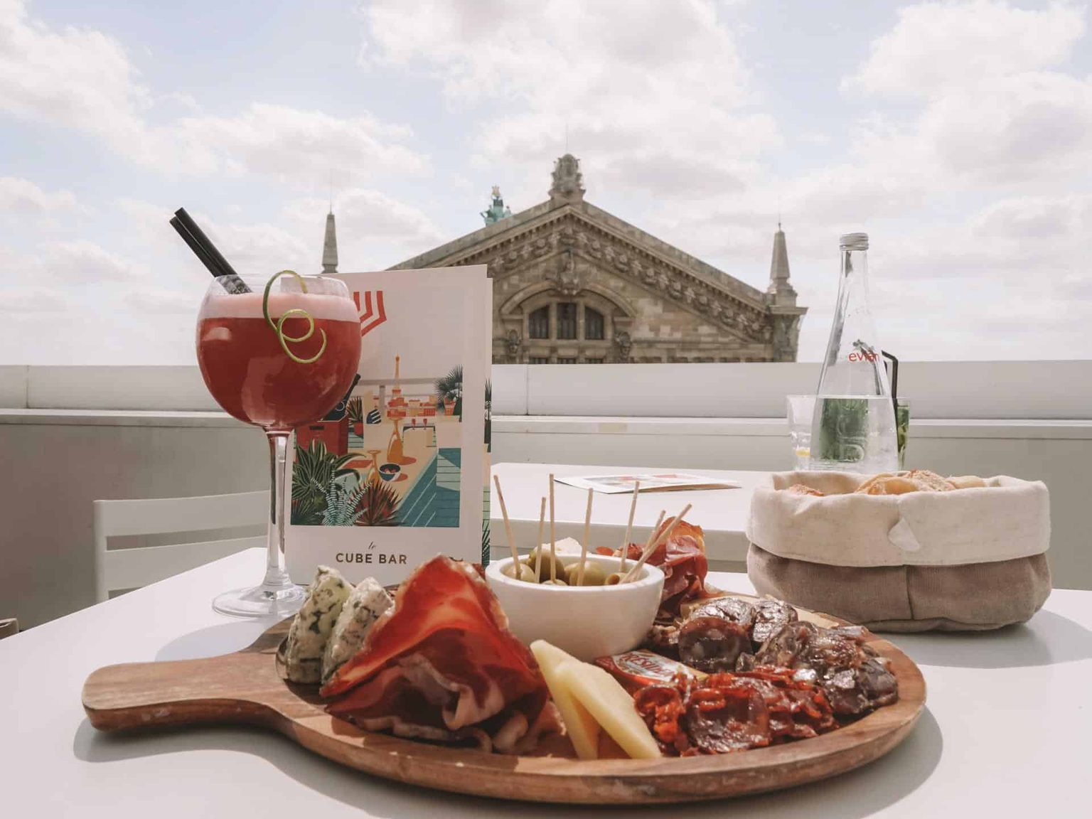Galeries Lafayette Le Cube Bar
