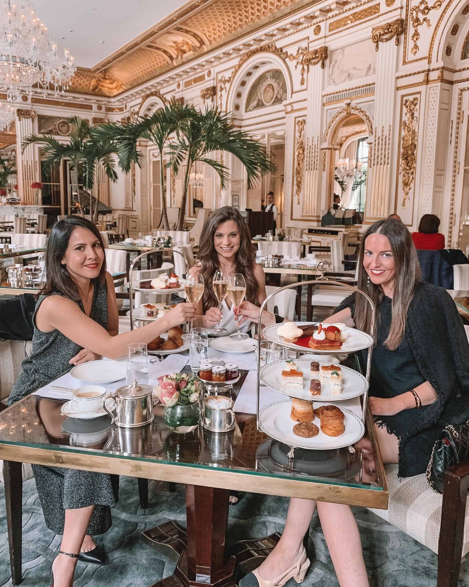 afternoon tea at the peninsula paris 