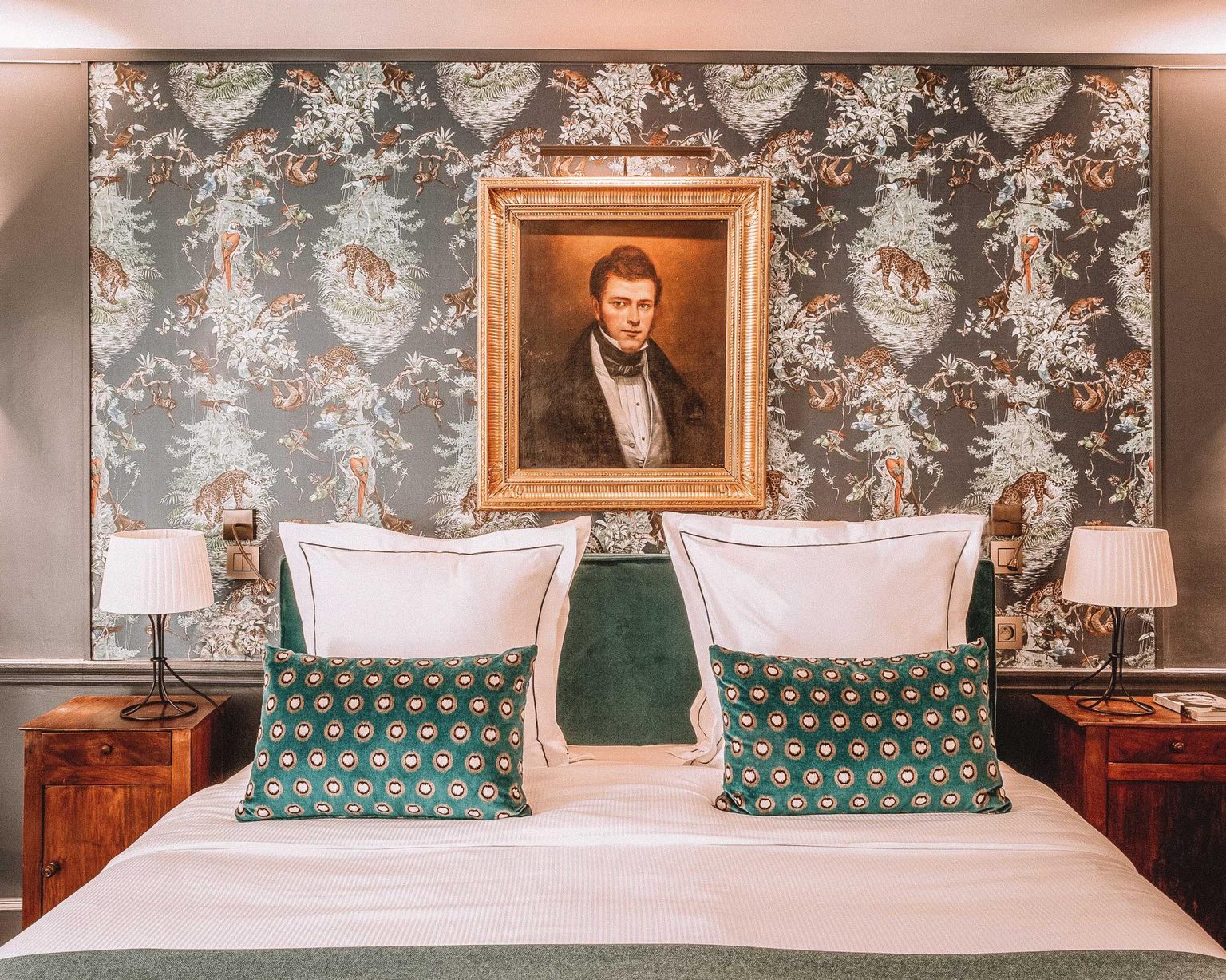 Hotel Mansart romantic hotel in paris
