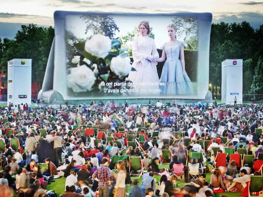 outdoor movie theater in Paris