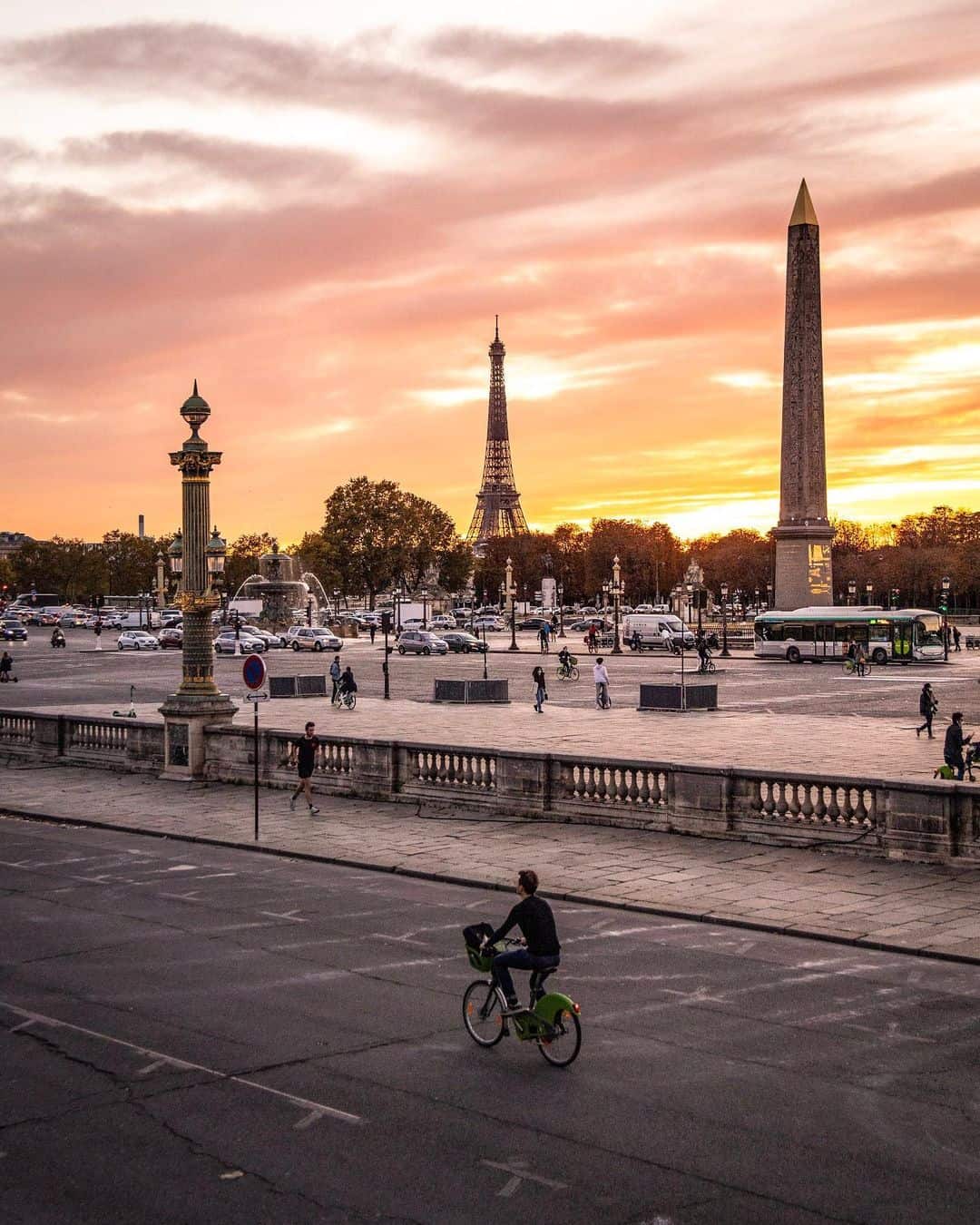 sunset in paris at concord paris blog