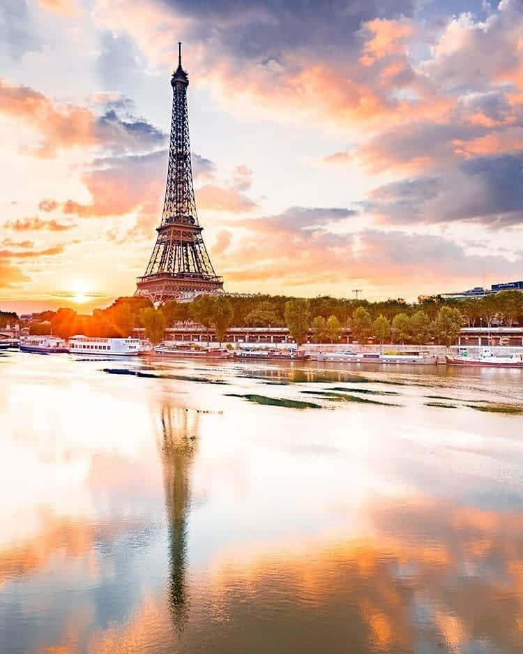 reflection of the eiffel tower www.petiteinparis.com