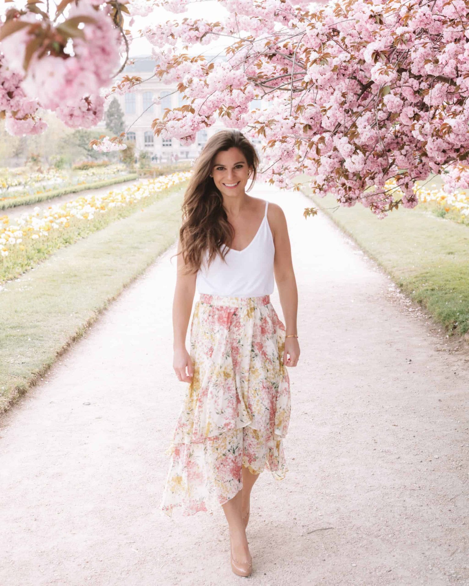 pleated skirt outfit, are pleated skirts in style