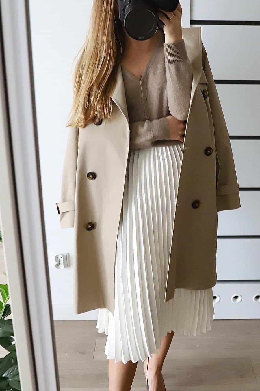 how to style a white pleated skirt