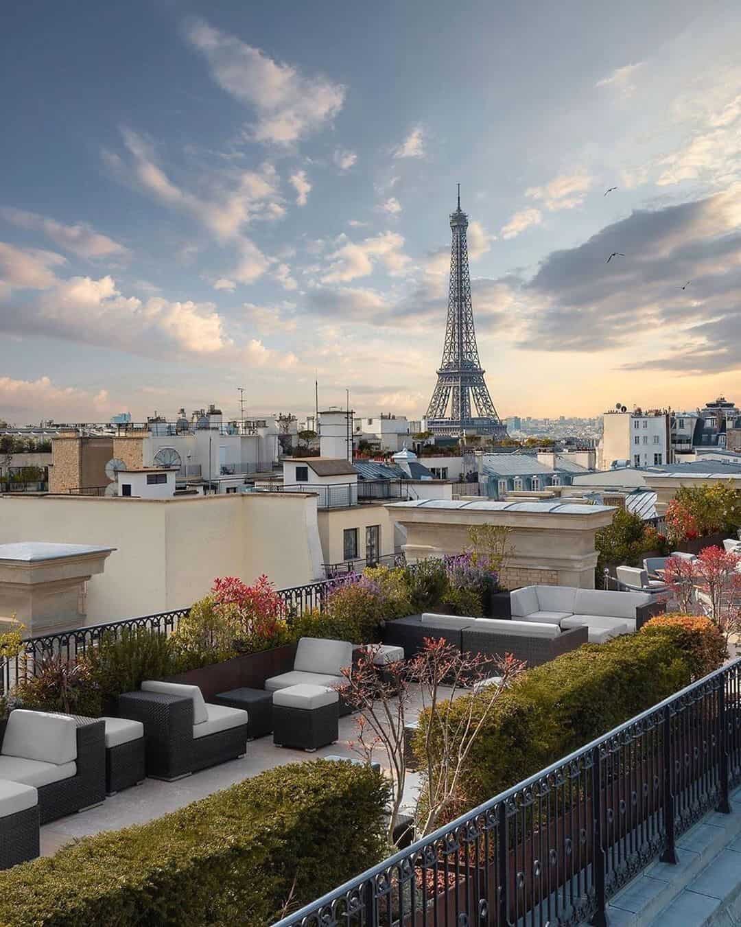 Peninsula hotel Rooftop Bar photo