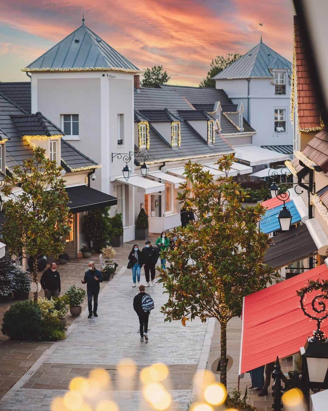 La Vallee Village Outlet shopping in Paris