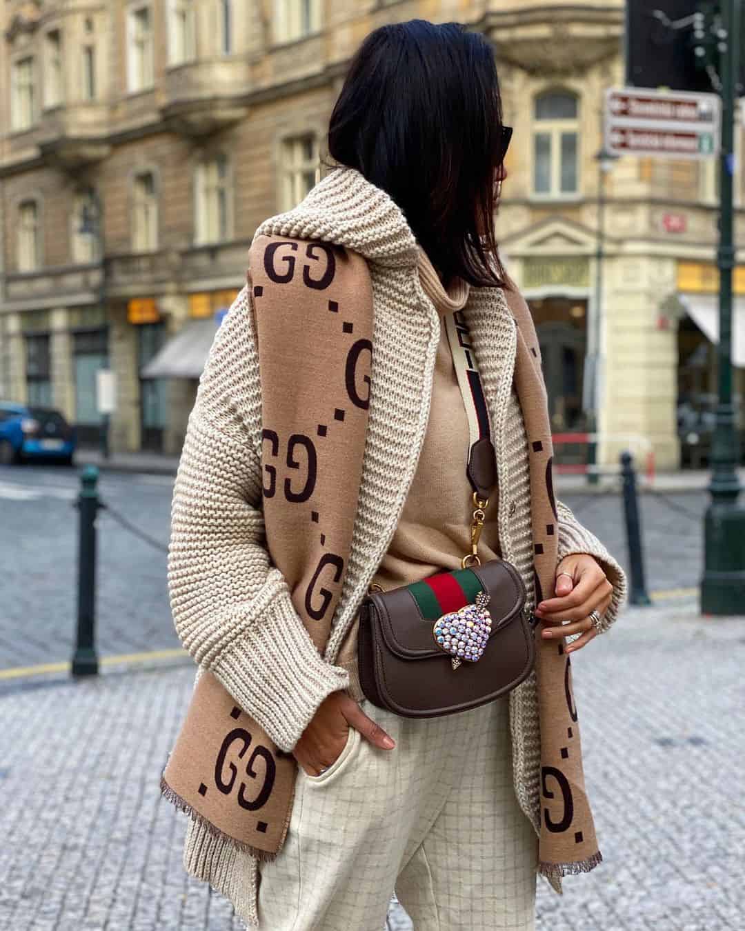 Safest bags to carry in Paris