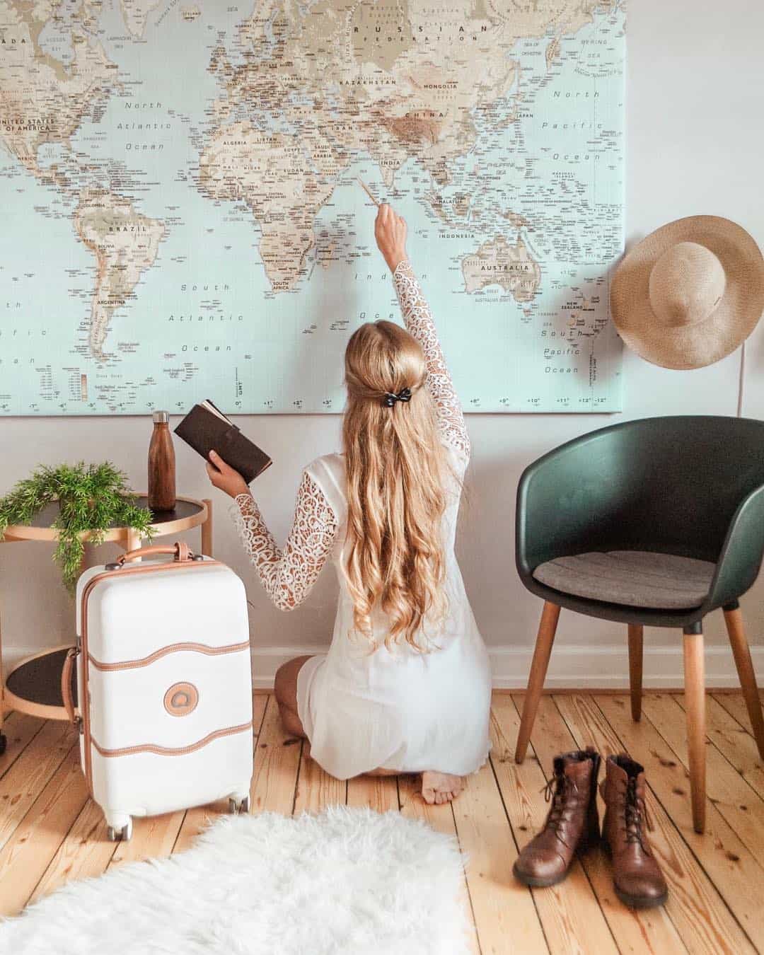 White Delsey Suitcase, are they worth the price