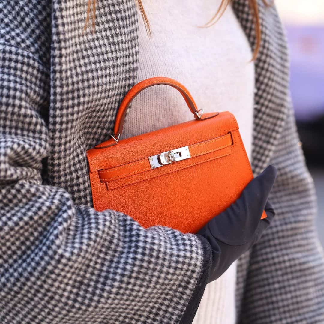 Orange Hermes Kelly 20 styled