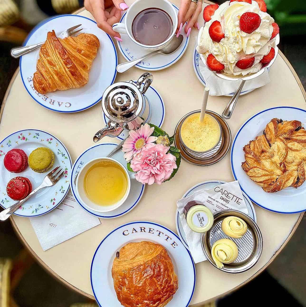 Is Carette the best place to get hot chocolate in Paris