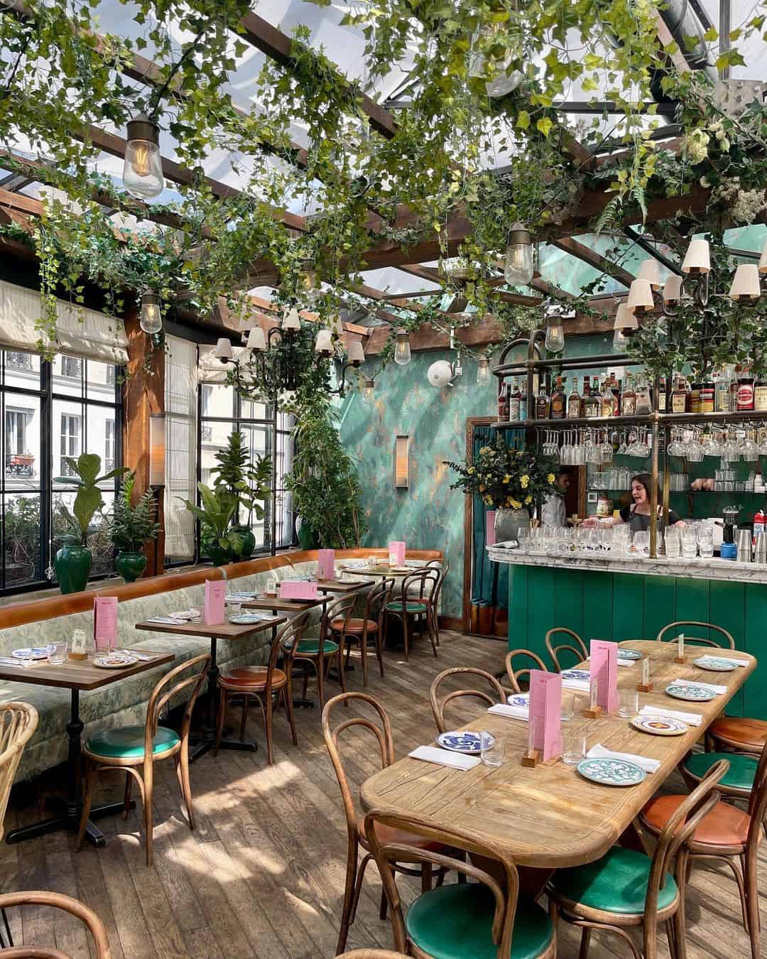 tourist restaurants in paris
