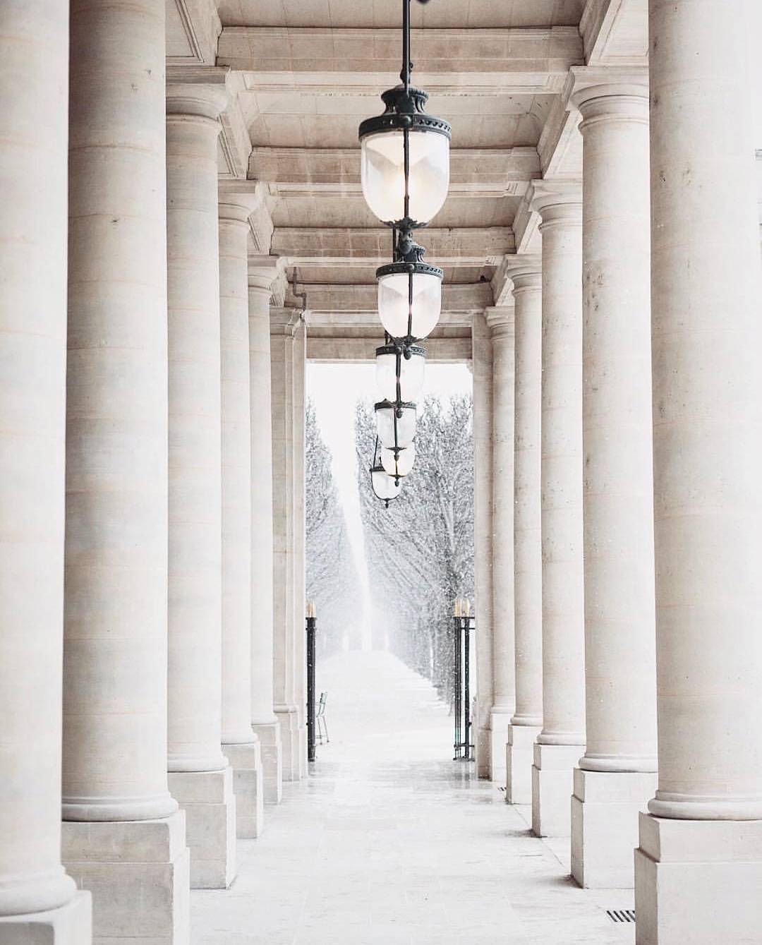 How often does it snow in paris