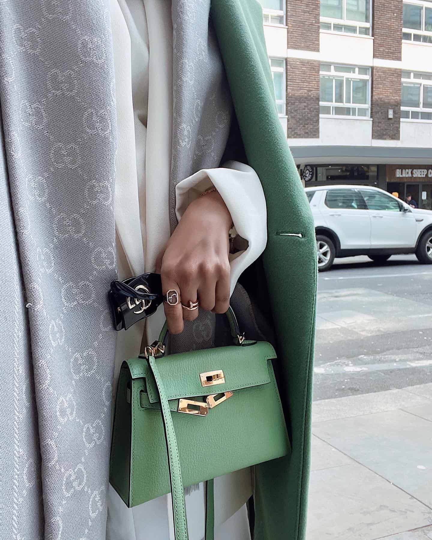 Hermes Kelly bags price guide in Paris © shammalshamsi